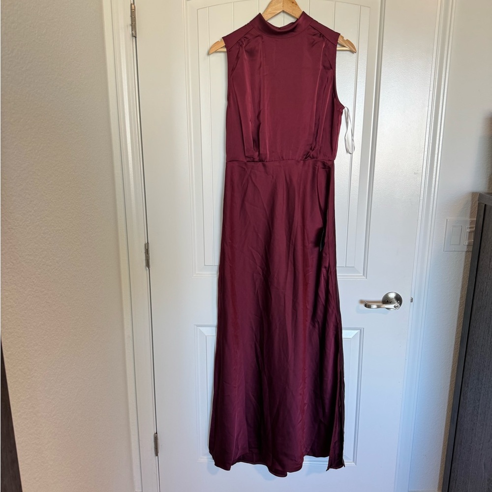 Lulu's Red Sleeveless Mock Neck Satin Maxi Dress size Large NWT